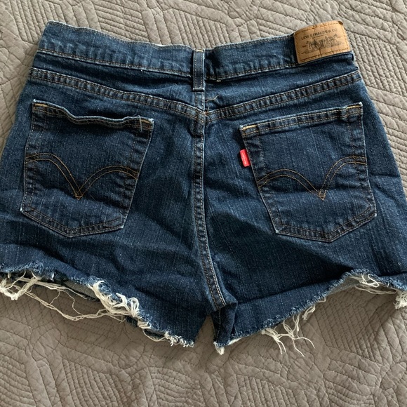 Levi's Pants - Levi’s cut off shorts 💙